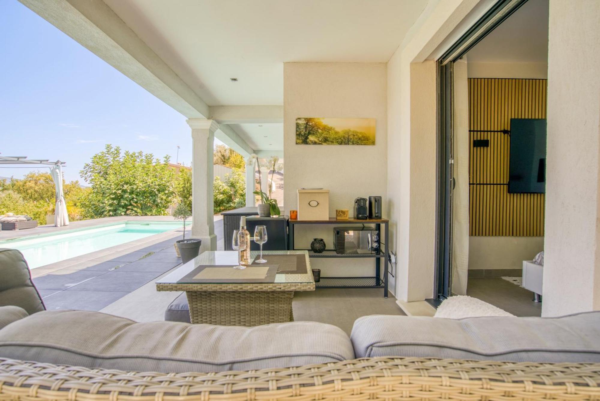 20m2 Dans Piscine Jacuzzi Privatunterkunft