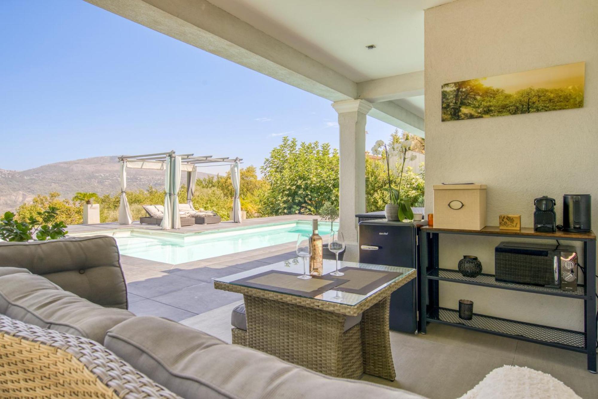 20m2 Dans Piscine Jacuzzi Séjour chez l'habitant Gattières